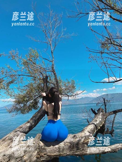 120斤的小王同学 微密圈 - 120斤的小王同学的红色蝴蝶结分享:真心替她的搭配手艺捏一把汗