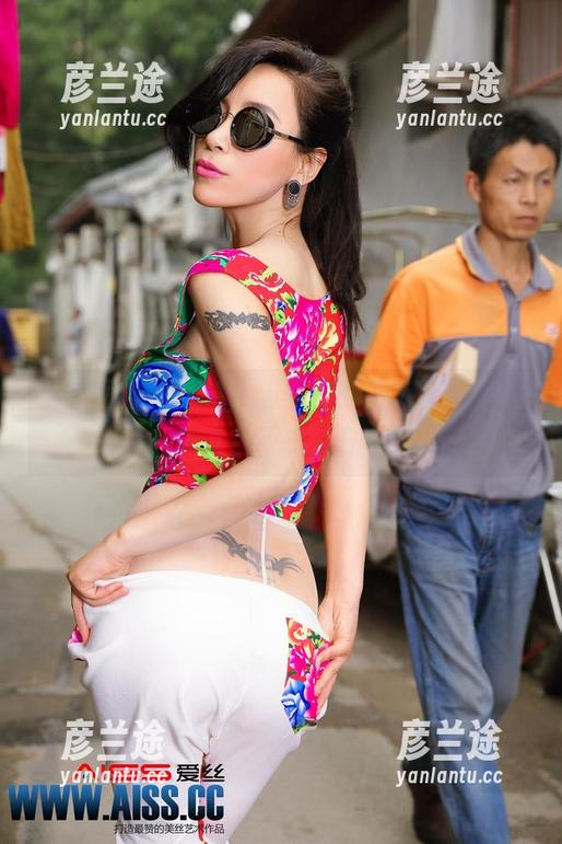 爱丝图包大揭秘：无圣光的圣诞丝袜，谁说节日不能疯狂？