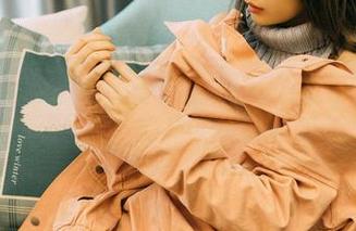 GIRLT果团网 – 丁晓楠自拍：写真界的幽默大咖，一套图让你嗨翻天！