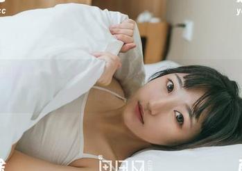GIRLT果团网 – 看！龚玥菲的双马尾写真作品：不仅是双马尾，简直是情感的多重维度！