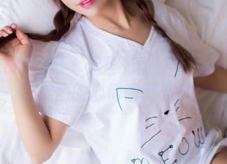 GIRLT果团网 – 无圣光蕾丝下的龚玥菲：让美图的心情瞬间破裂！