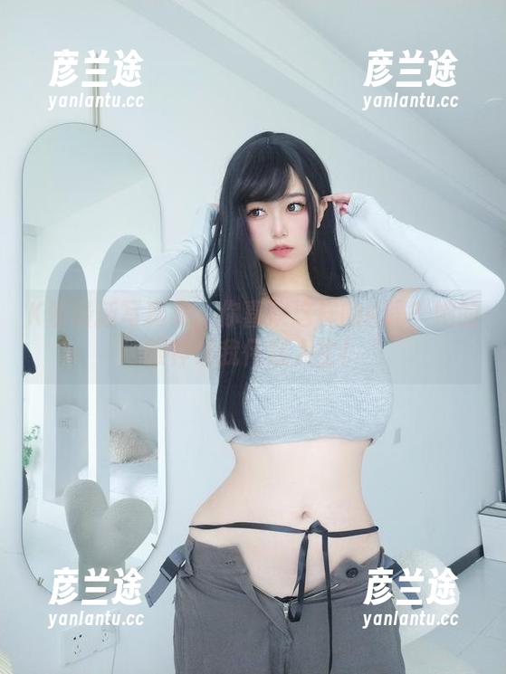 K酱最新写真集：你喜欢这样的K吗？她的眼神让我怀疑人生！