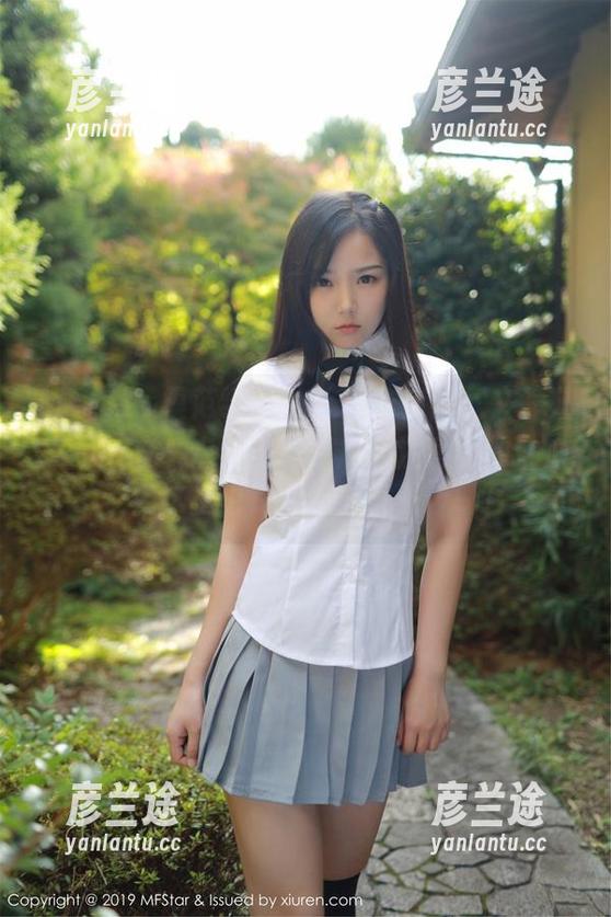 MFStar模范学院-文静儿 MFStar模范学院 - 连体衣套图,文静儿表示:我一点儿也不想成为注意力的中心,但这里也是个“人气王”啊!