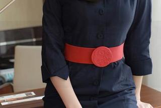 MFStar模范学院 – 糯美子Mini和服私房写真：在光影之间藏着的不仅是身姿，还有梦幻。
