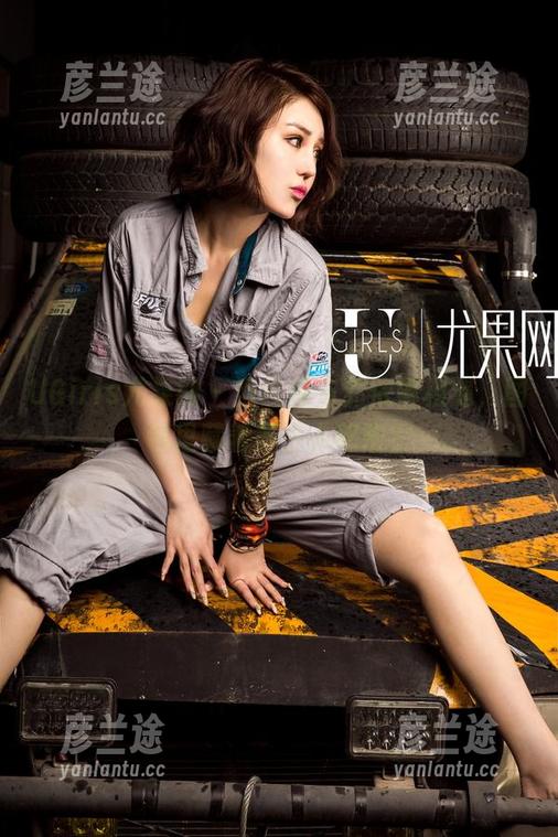 UGirls尤果网-乔依琳 UGirls尤果网 - 当红裙与乔依琳相遇,图包里藏着多少小秘密?
