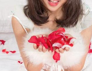 UGirls尤果网 – 赵智妍的白色奇遇记——照片合集，像极了那年春天的梦。