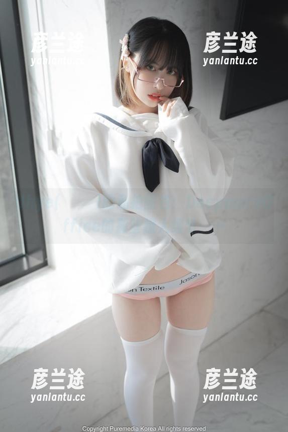 Uhye(이유혜)的私拍图包：DeepmoreOffice的那些撩人细节……
