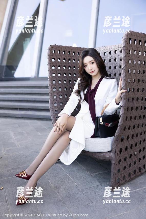 XIAOYU语画界-允儿Claire XIAOYU语画界 - 寻找允儿Claire的内衣写真,仿佛进入了一个光影梦境。