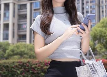 Xiuren秀人网 – 快来围观！Elise谭晓彤‘妹妹’的高清写真集，画面美得让人无话可说。