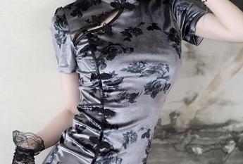 Xiuren秀人网 – 图片故事：z杯悠悠的旅拍带你从沙滩到山顶，别眨眼！