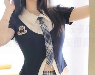 Xiuren秀人网 – 制服+养乐多Doll=网盘里最美的写真，快来围观！