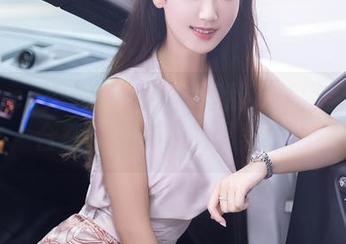 Xiuren秀人网 – 小逗逗乱入！浴室美图合集，水与光的温柔邂逅