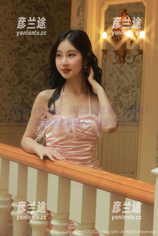 Xiuren秀人网-王馨瑶Yanni Xiuren秀人网 - 挑战职场陈规!王馨瑶Yanni定制职业装图片,让你心动不已