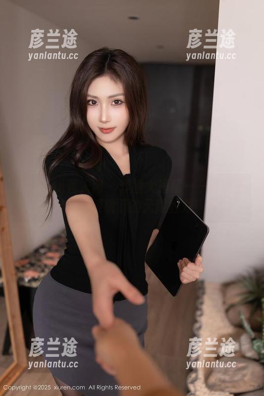 Xiuren秀人网-糯美子Mini Xiuren秀人网 - 套图大揭秘——糯美子Mini眼镜下的无限魅力!