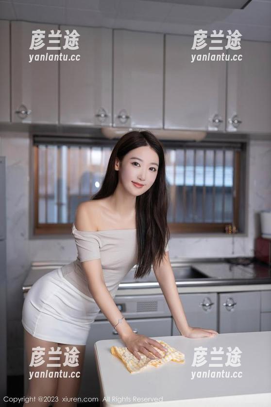 Xiuren秀人网 - 糯美子mini制服系列——高清合集中的小秘密，你发现了吗？
