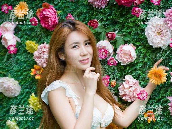 YouWu尤物馆 - 孟狐狸FoxYini厨娘更新，超乎想象的套图，快来围观！