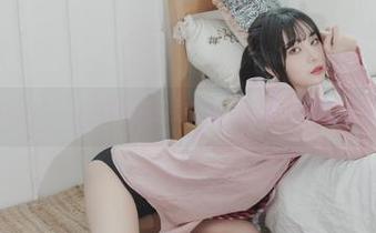 Yuna(윤아)的旗袍在线作品，仿佛梦境编织而成
