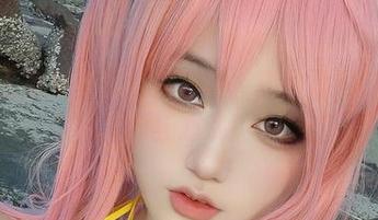 探秘七七娜娜子的金莲写真，图片里的氛围让人脸红心跳！