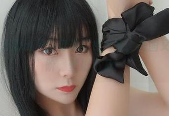 看！三刀刀miido穿着红色内衣，美图又上新台阶，壁纸不及！