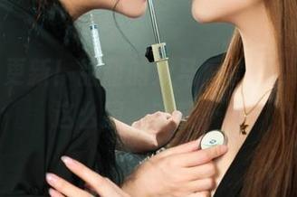 丽柜 – 更新！甜甜的双马尾套图，竟然能这么撩，咳咳……