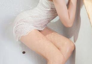 丽柜 – 语寒的少女写真套图合集：每张照片都像是那种‘我只想让你开心’的表情!