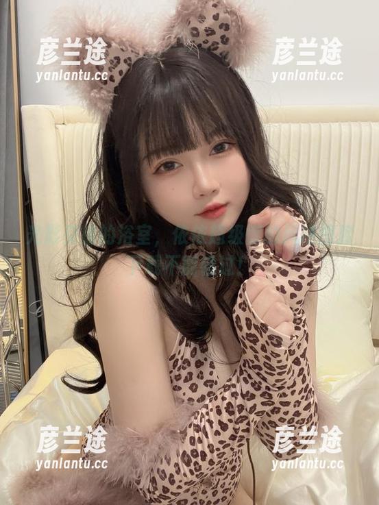 依依超级懒 光影交错的浴室,依依超级懒的风格图库下载不能错过!