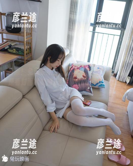 最新！兔玩映画白丝JK死库水合集——光是看封面就能感受到那种“ahhhh”的感觉。