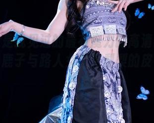 这可能是我见过的最有魔力的高清图包！千反田鹿子与路人女主英梨梨的皮衣组合！