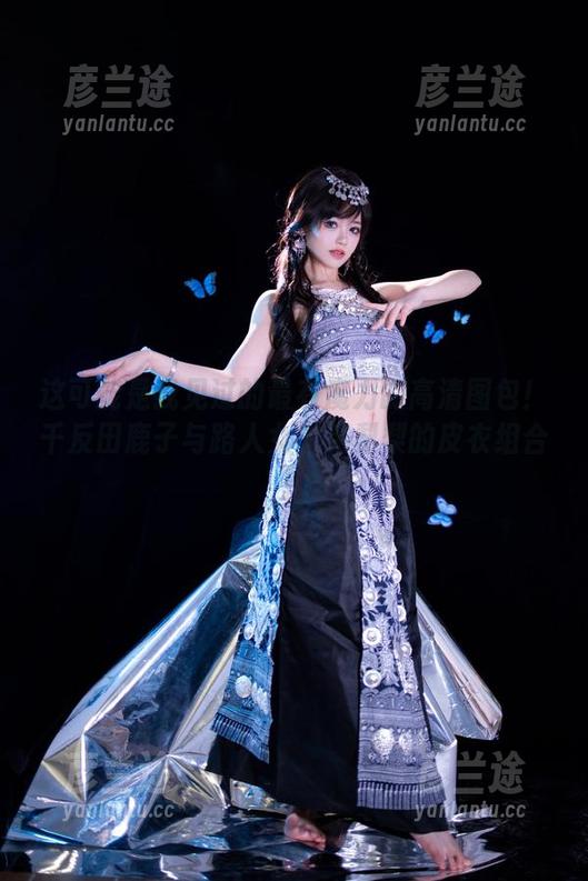 千反田鹿子 这可能是我见过的最有魔力的高清图包!千反田鹿子与路人女主英梨梨的皮衣组合!