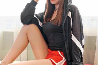 嗲囡囡 – 芷儿Momoko的吊带写真让我晃了神，图包的气氛简直绝了！