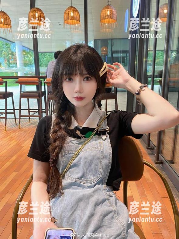 大肉丸Amiee 大肉丸Amiee油亮美图:在线畅游,无法抗拒的闪亮人生!