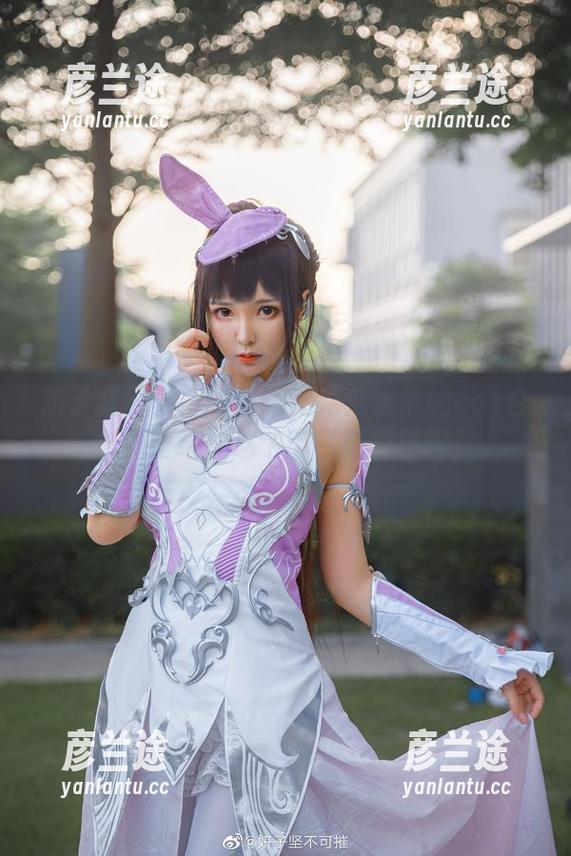 妍子坚不可摧 妍子坚不可摧的圣诞魔法:满满的cos合集,壁纸让这个节日更有氛围!