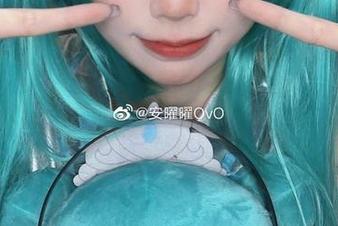 安曜曜短裙图片合集——她的每一张照片都在和我的眼睛进行不可思议的对话，我的心都懵了！
