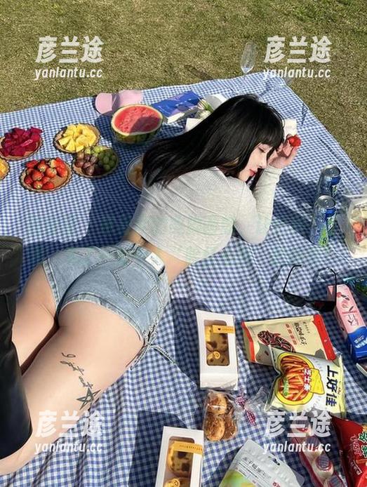 宋昱欣 微密圈 - 宋昱欣的美脚画像,让这种‘艺术’多了一份令人‘脸红心跳’的趣味!