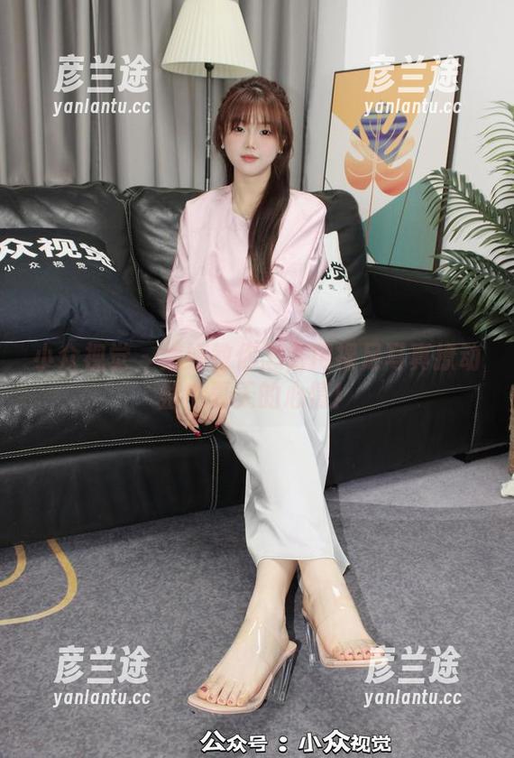 小众视觉-婷婷 小众视觉 - 婷婷教你怎么用裸足写真撩动整个夏天的心情!