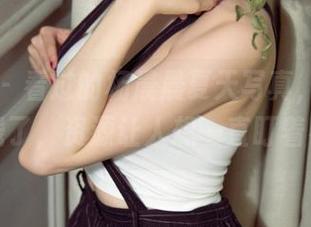 尤果网 – 看过的杨晨晨夏天写真，真的太在线了，资源让人想一直盯着看！