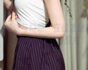 尤果网 – 游泳与幻想：在线发现颜亦汐在泳池的无限魅力图片
