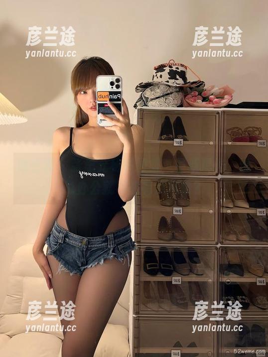 微密圈 - 张思允秘书图集，最新曝光，谁说办公就不能有点风情？