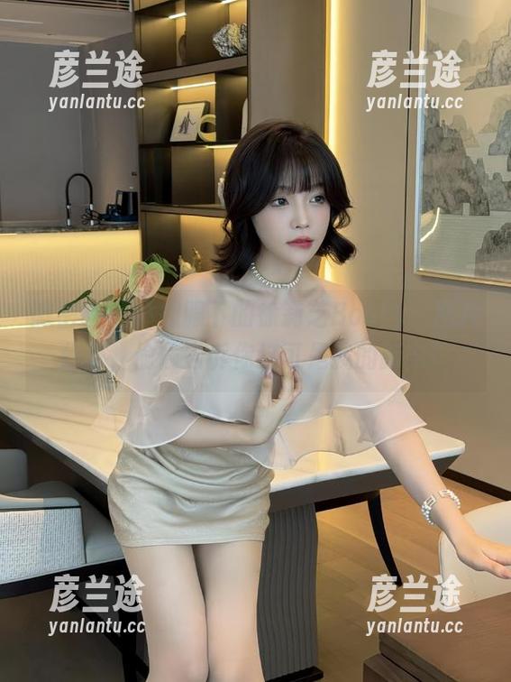 徐莉芝Booty 微密圈 - 体操服下的徐莉芝Booty:图片分享,偷偷告诉你这可是我的新宠!