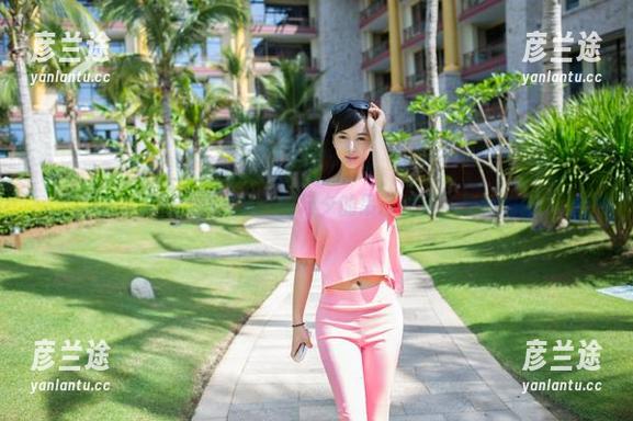 推女郎-何何夕 推女郎 - 翻转季节:何何夕的吊带图集,最真的你
