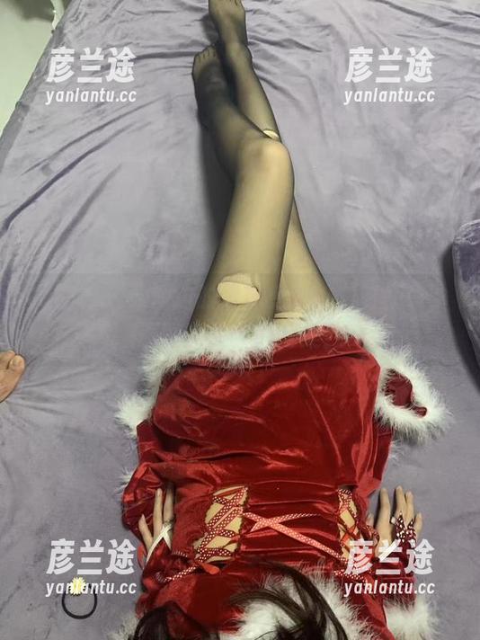 提袜少女 微密圈 - 泳池边的提袜少女:实时在线,原图抓住瞬间的美!