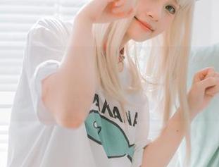 星黛鹿鹿i的日常女警私拍，谁能抵挡住这份魅力？