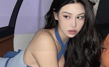微密圈 – 不可错过！李嘉欣97黑丝丁裤写真，网盘上几乎要热炸了