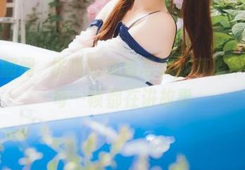 随意翻阅桜桃喵的高清写真，藤原千花的每一帧都在讲故事