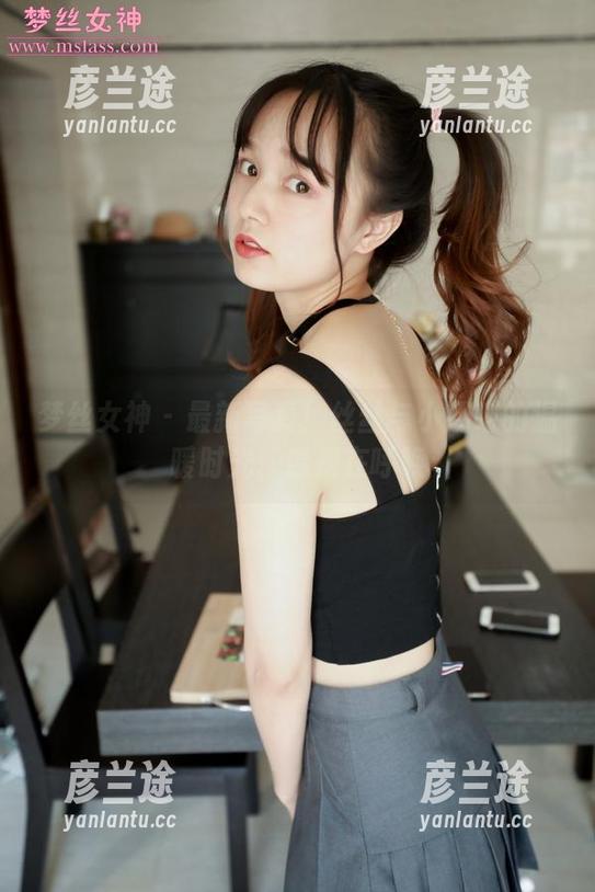 梦丝女神-丝丝 梦丝女神 - 最新写真!丝丝与小奶喵的温暖时光,像是在呼唤