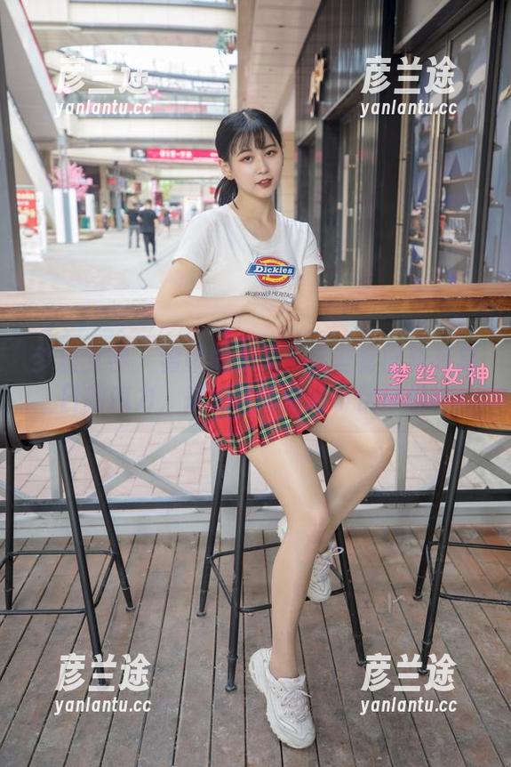 梦丝女神-雪馨 梦丝女神 - 雪馨的夏天:这些套图真有夏日的魔力,来分享给你的小伙伴们!