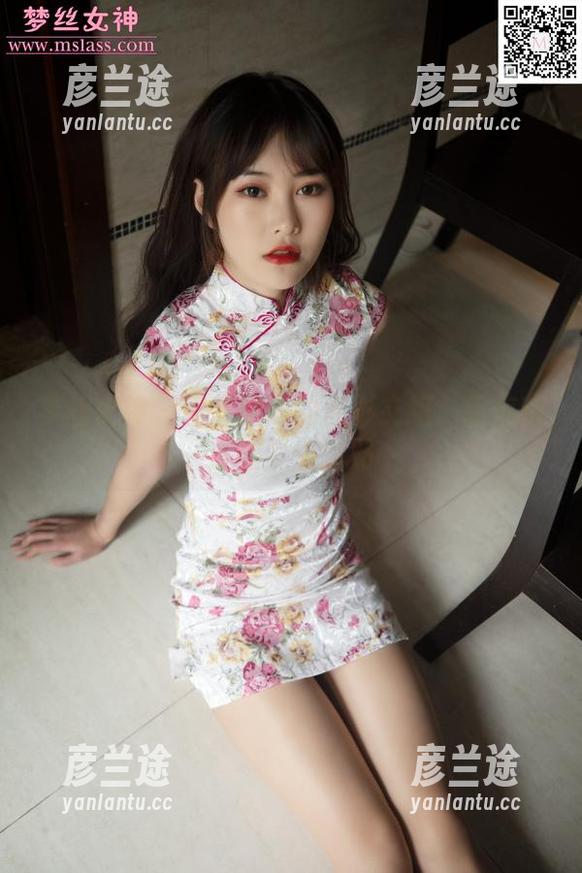 梦丝女神 - 香萱豹纹的光影交织：图库精选的梦境拼贴