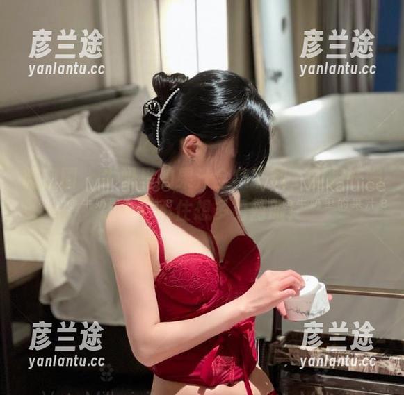 牛奶里的果汁 微密圈 - 牛奶里的果汁全集下载,制服妩媚让人忍不住想多看两眼!