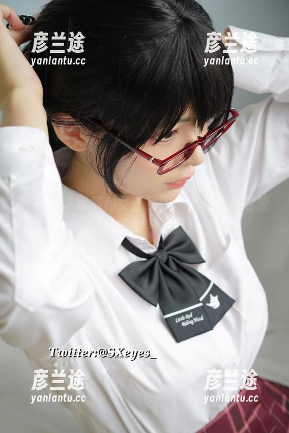 从小学妹到福利女王！眼酱大魔王w的原图让你欲罢不能！