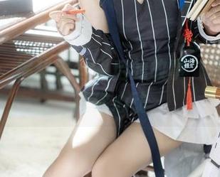 矢量鱼：揭秘黑丝背后的故事，精选写真让你心动